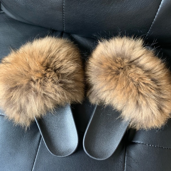 Brown Fur Slides - Picture 2 of 2